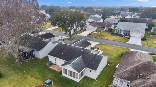 Building Photo - 807 Ramos Dr