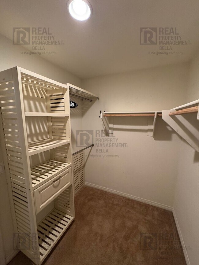 Building Photo - Spacious 4-Bedroom Menifee Home with Downs...
