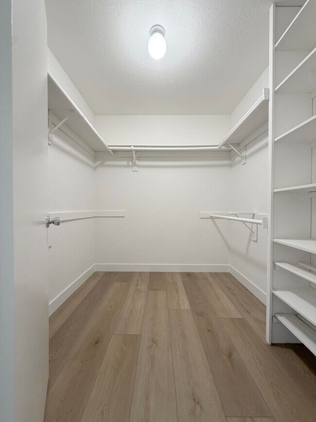 Building Photo - Alhambra Dr