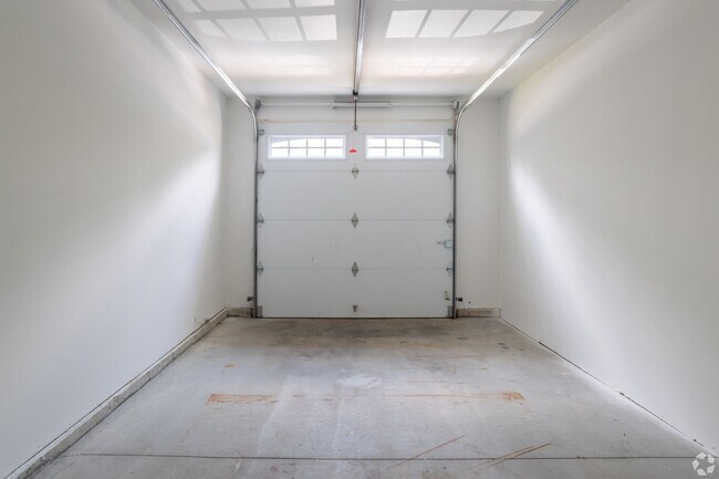 Building Photo - RENT SPECIAL! FIRST MONTHS RENT FREE & $750 SECURITY DEPOSIT! SECURE THIS DEAL NOW!