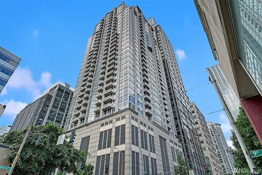 Exterior of the Cosmopolitan - 819 Virginia St