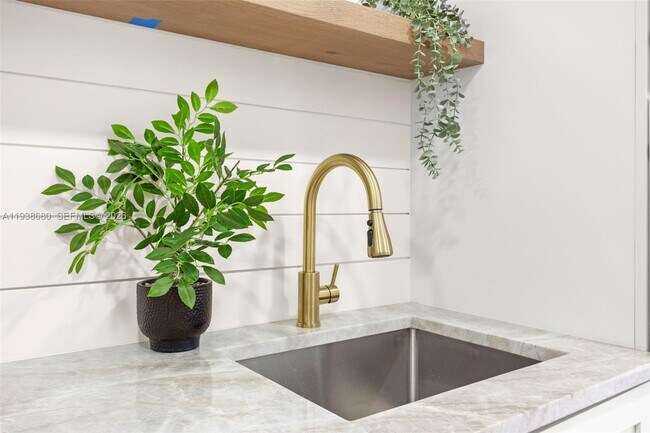 Building Photo - 3540 NE 28th Ave