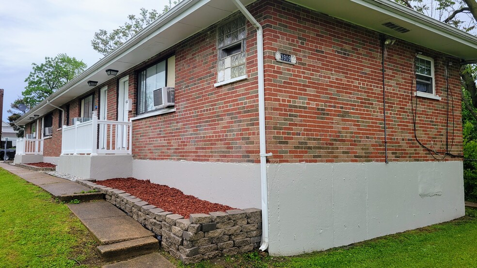 Building Photo - 3909 Vest Ave