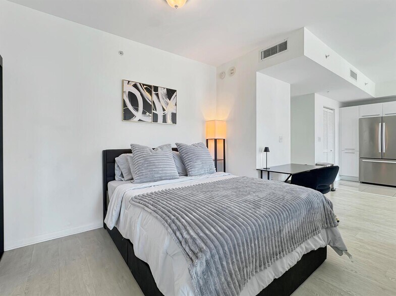 Building Photo - 244 Biscayne Blvd