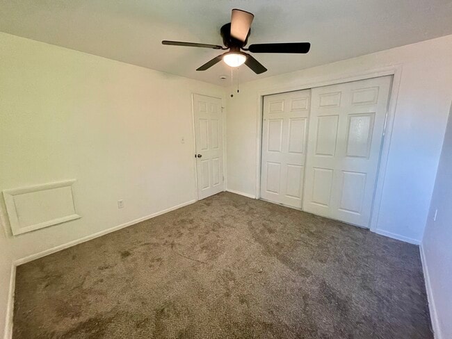 Building Photo - 12752 E Park Lane Dr