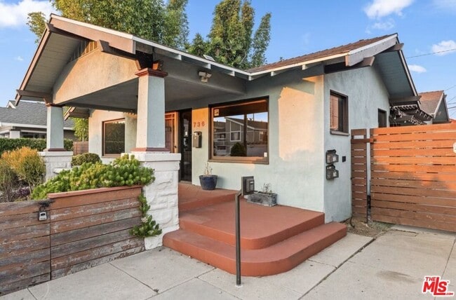 Building Photo - 736 Redondo Ave