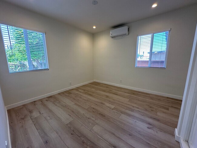 Building Photo - 7000 Glade Ave