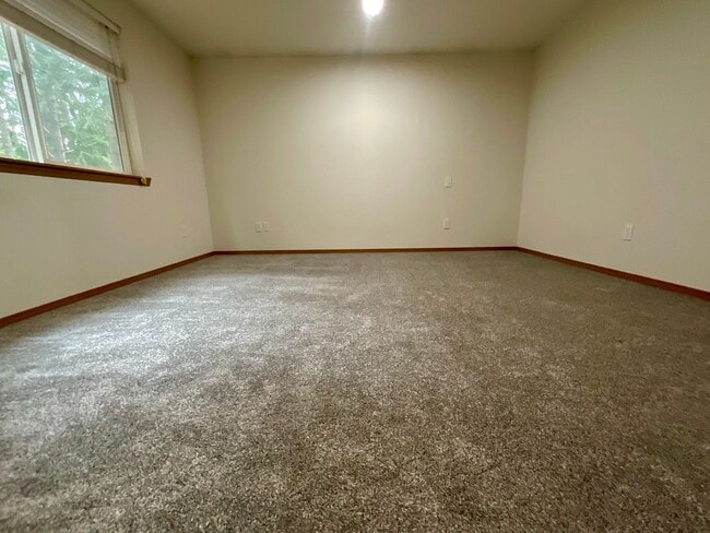 Building Photo - Beautiful 3 Bedroom, 2.5 Bath Home in Gated Clearwood Community!