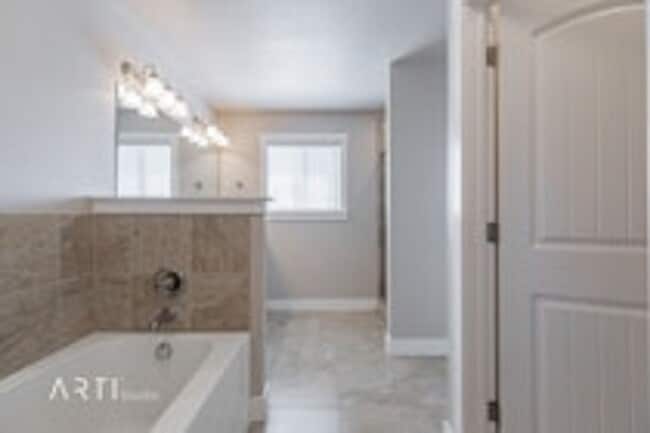 Building Photo - 1317 SilverCrest Dr