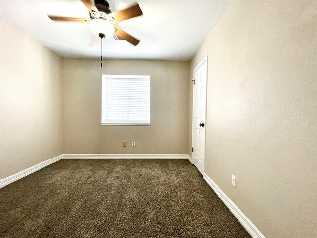 Building Photo - 1106 Briargate Dr