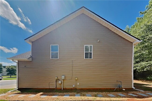 Building Photo - 4087 Rosebud Park Dr