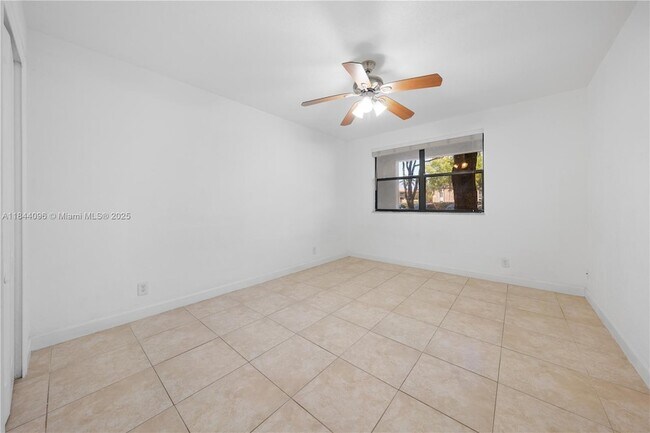 Building Photo - 8120 Geneva Ct