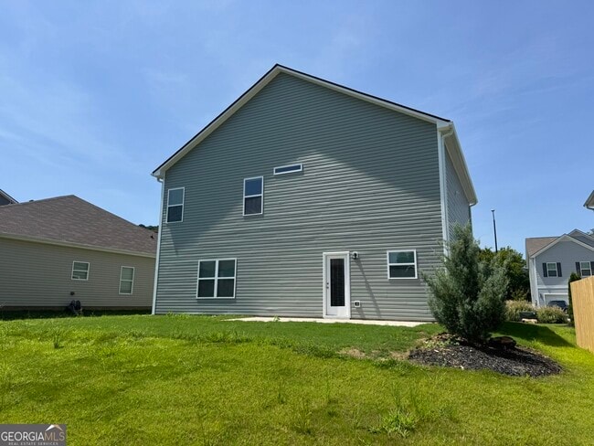 Building Photo - 202 Sycamore Ln