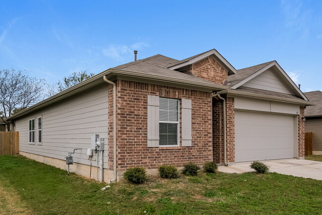 Building Photo - 385 Cibolo Creek Dr