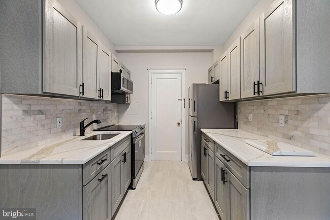 Building Photo - 1305 N Broom St