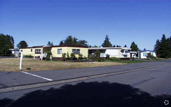 Building Photo - Smoketree Mobile Home Park