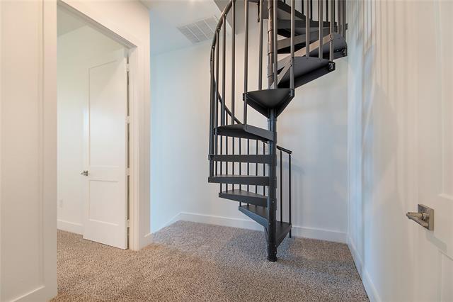 Building Photo - 4205 Roseland Ave