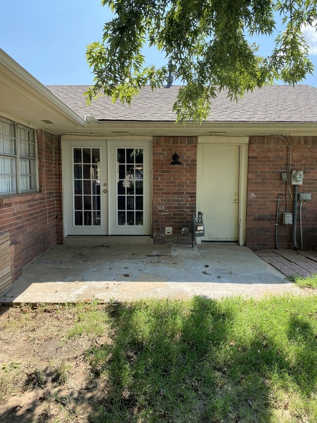 Building Photo - 1309 Abbey Dr