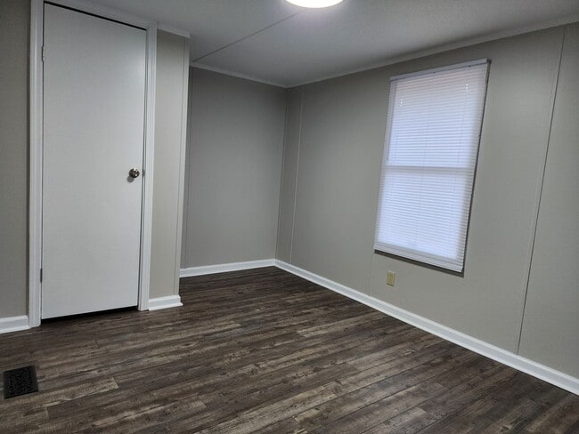 Building Photo - 110 Poston Dr