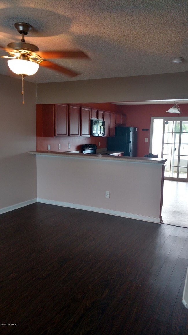 Building Photo - 4003 Grandeur Ave