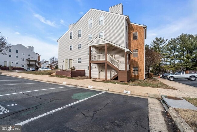 Building Photo - 8720 Sugarwood Ct