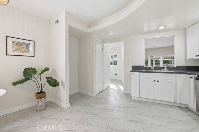 Building Photo - 10718 Valley Spring Ln