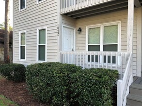 Building Photo - Welcome to the 2 Bed 2 Bath Bottom Floor C...