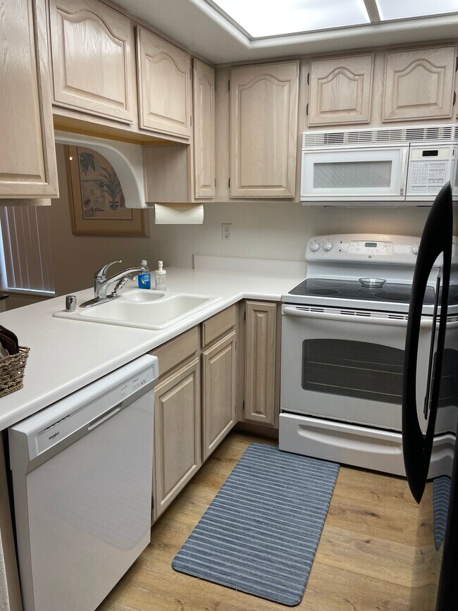 Building Photo - 601 Cabrillo Cir