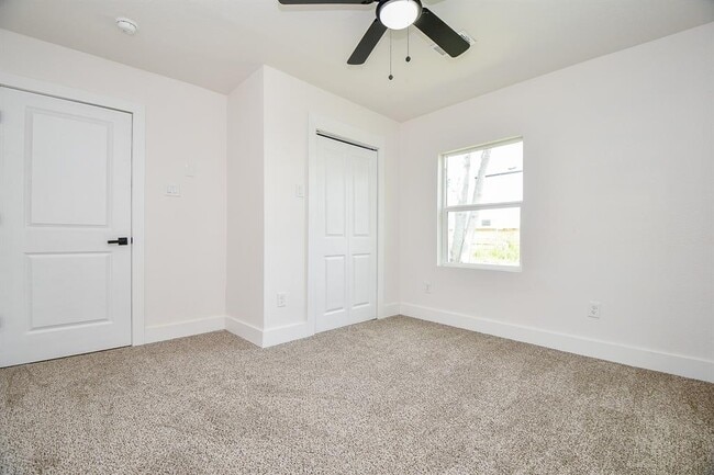 Building Photo - 4223 Elmwood St