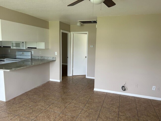 Building Photo - ***TWO WEEKS FREE*** Flexible Living in a Prime Cape Coral Spot