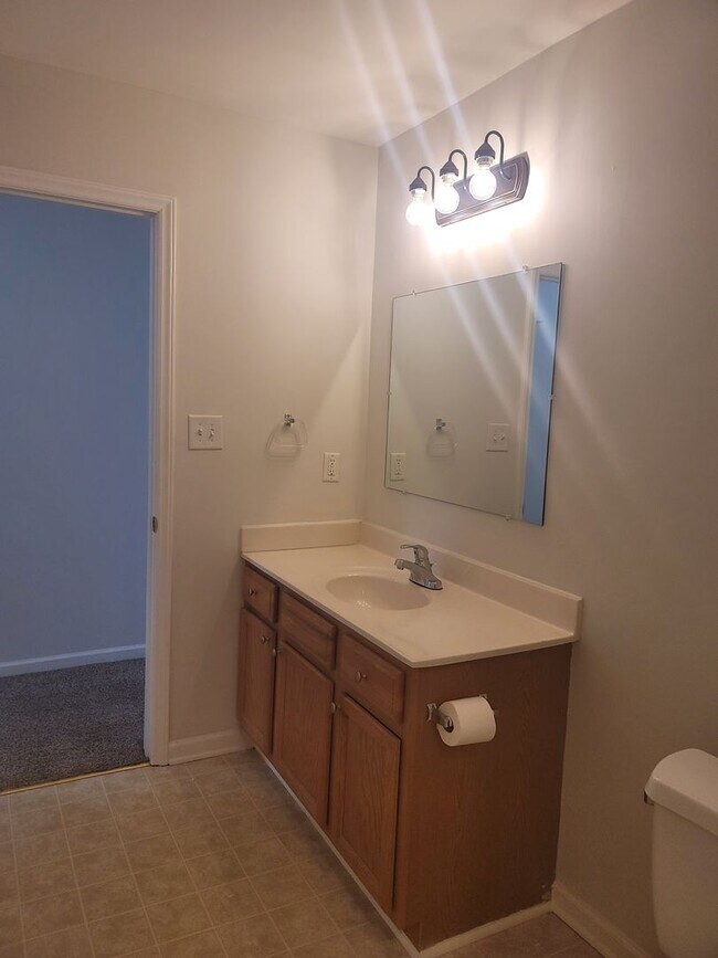 Building Photo - 4 Bedroom 3 Full Bath Ranch Home located Minutes from CAMPBELL UNIVERSITY!