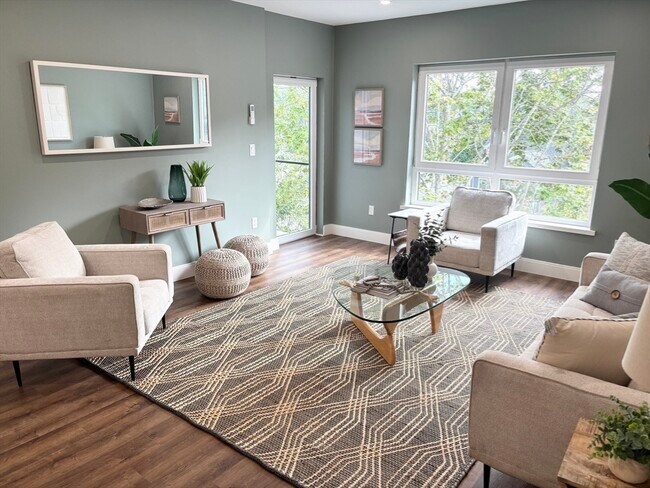 Building Photo - 1391 Main St