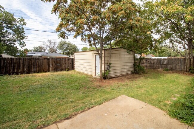 Building Photo - "Charming 3-Bed, 2-Bath Home in Lubbock!"