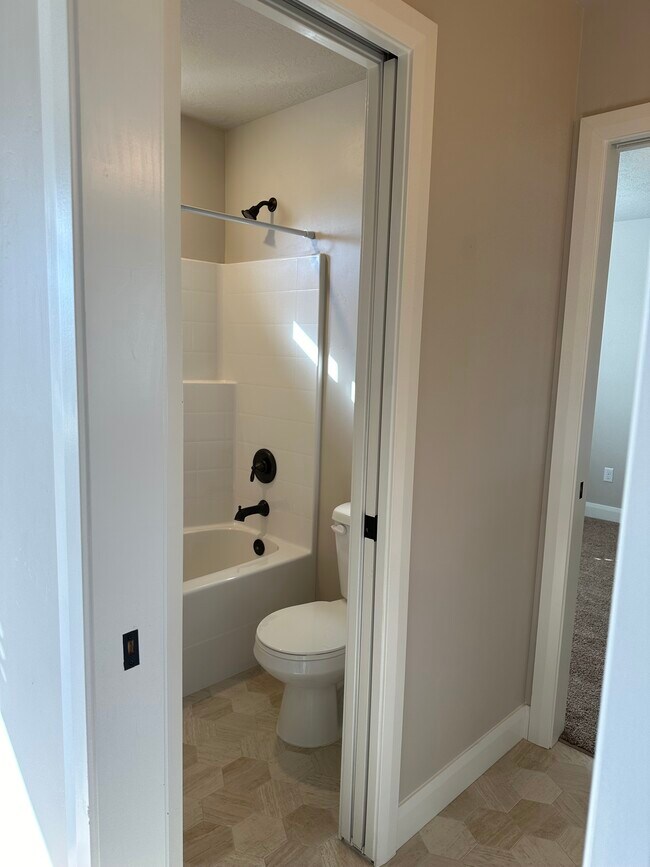 Building Photo - 3083 W 1750 S