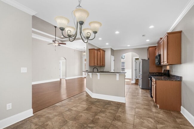 Building Photo - Spacious 4BR/3BA Home in Myrtle Beach – 2,550 Sq Ft & Screened Porch