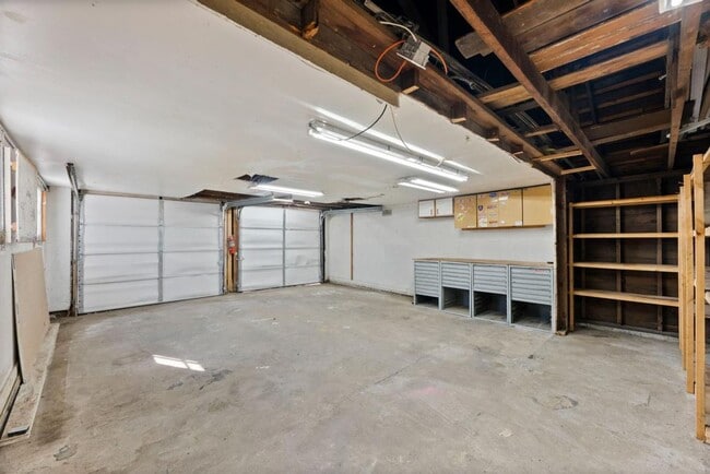 Building Photo - Spacious 3-Bed Tacoma Home w/ Office, A/C,...