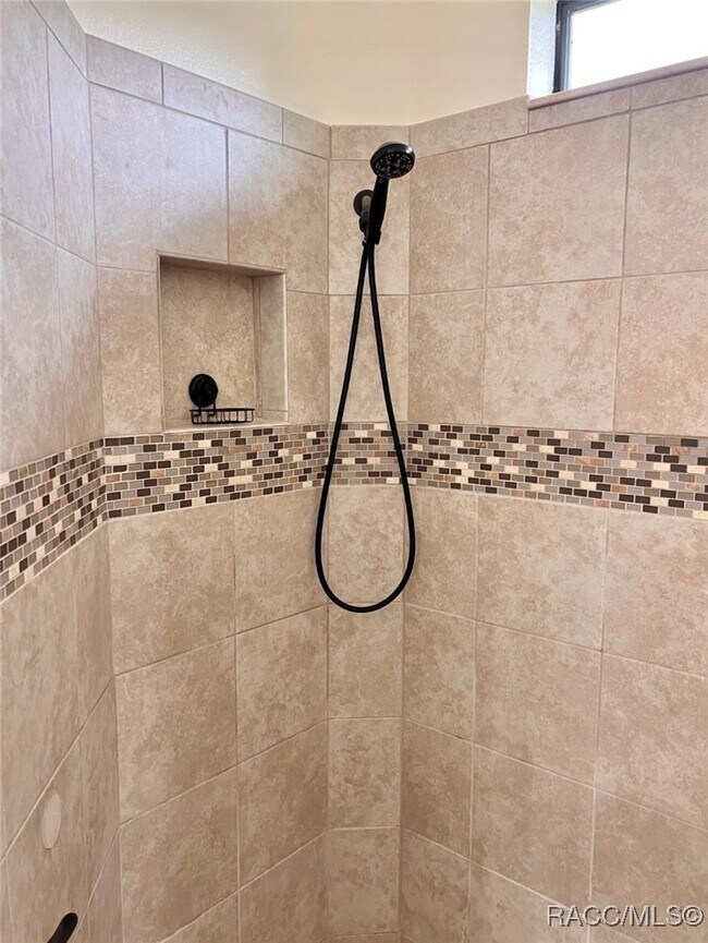 Building Photo - 2395 N Brentwood Cir