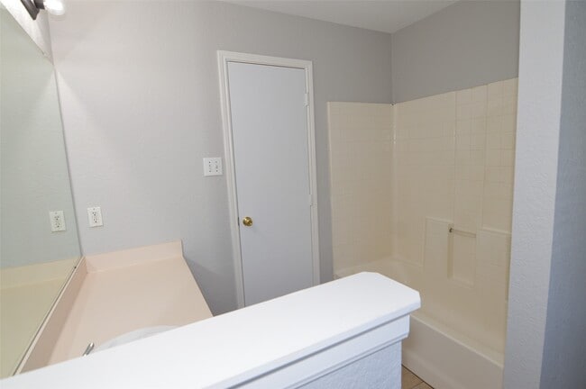 Building Photo - 24322 Bar Kay Ln