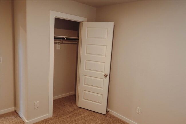 Building Photo - 8586 Blueberry Ash St