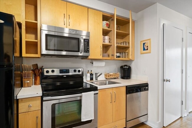 Building Photo - Loft #210 (540 N 2nd St)