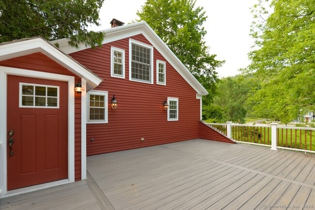 Building Photo - 15 Hawkins Rd