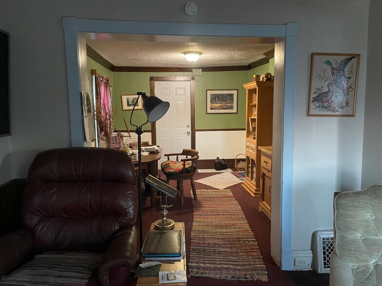 Dining room - 526 1/2 E 7th St