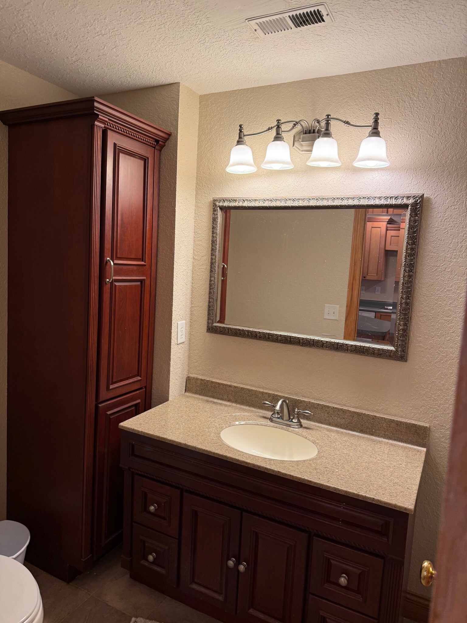 Building Photo - 419 E Grand Ave