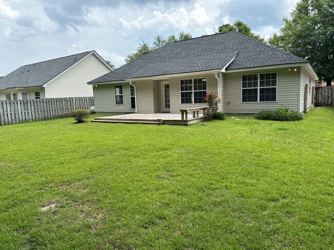 Building Photo - 247 Laurel Hill Cir