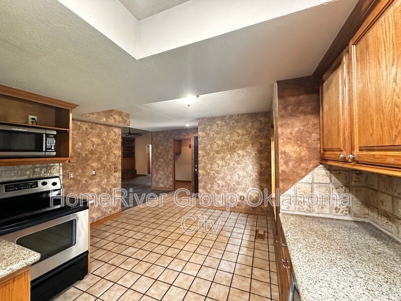 Building Photo - 1340 Chimney Hill Rd