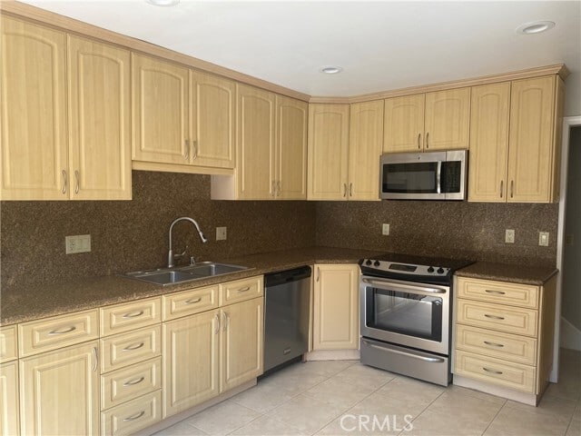 Building Photo - 8088 Caminito Mallorca