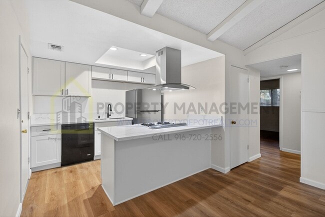 Building Photo - 8973 El Mirador Dr