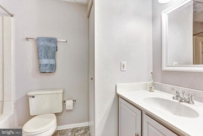 Building Photo - 3816 Bonnybridge Pl