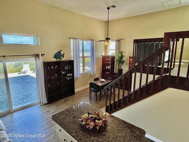 Building Photo - 799 Shell St