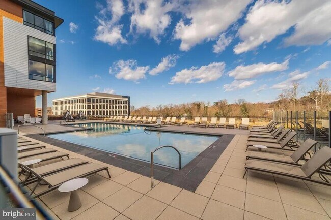 Building Photo - 145 Riverhaven Dr